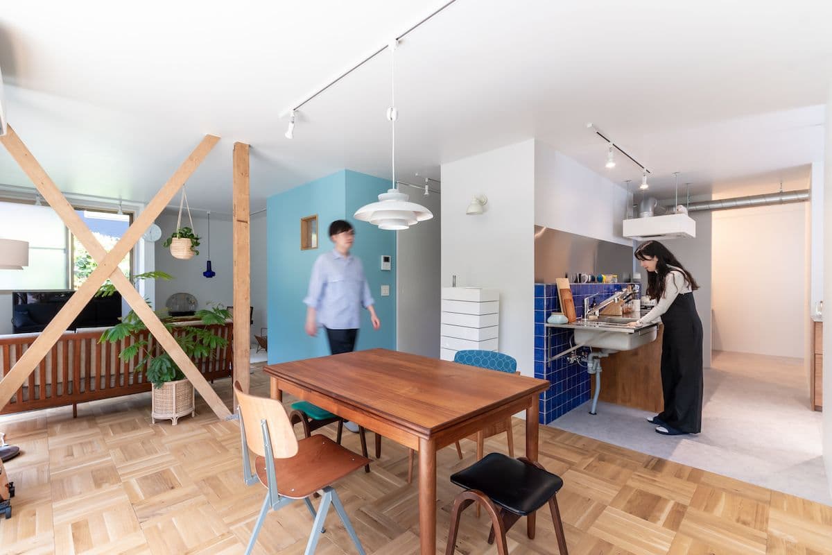 構造上撤去できなかった壁は筋交いだけを残して住まいのアクセントに。