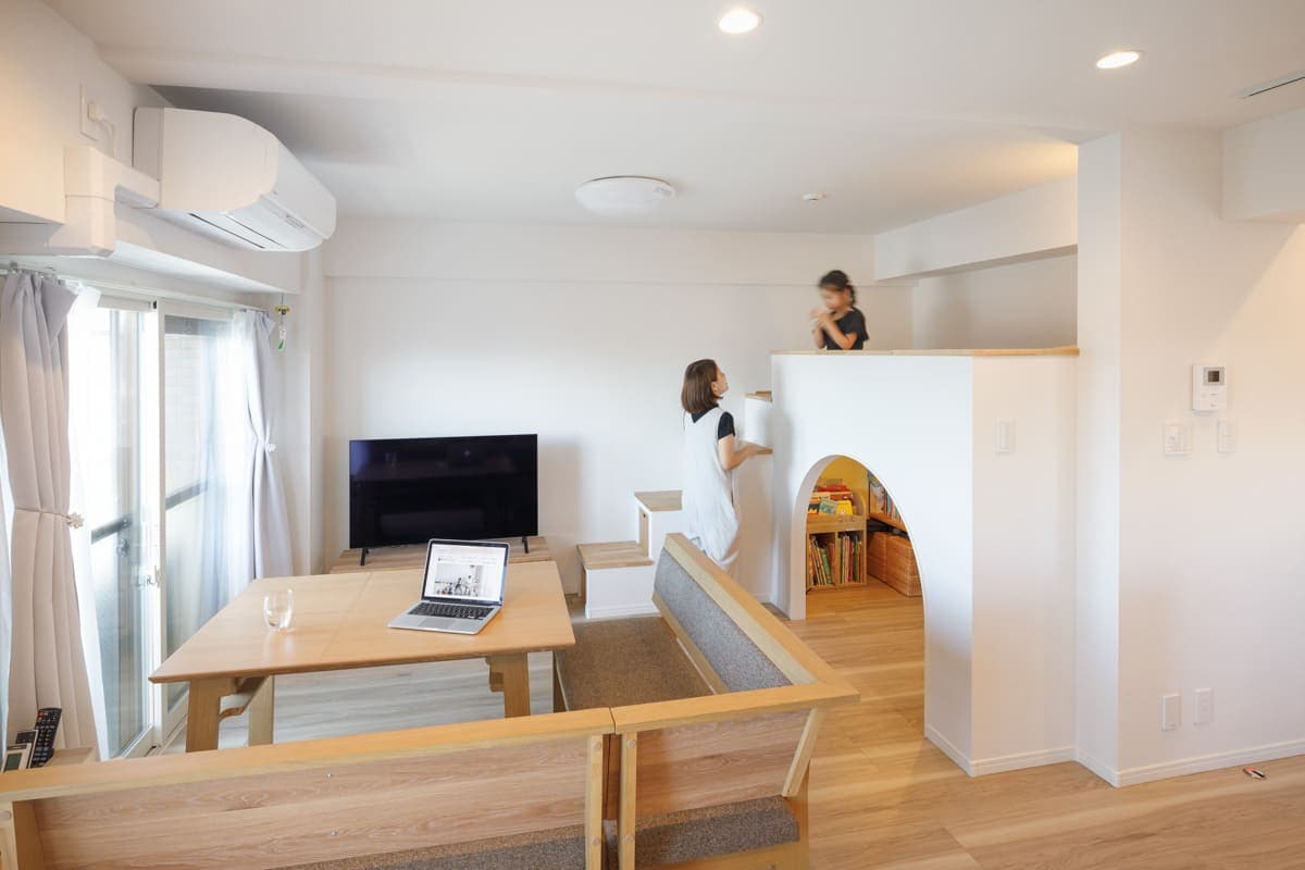 ロフトリフォーム事例⑤戸建て気分になれる階段付きのロフトスペース