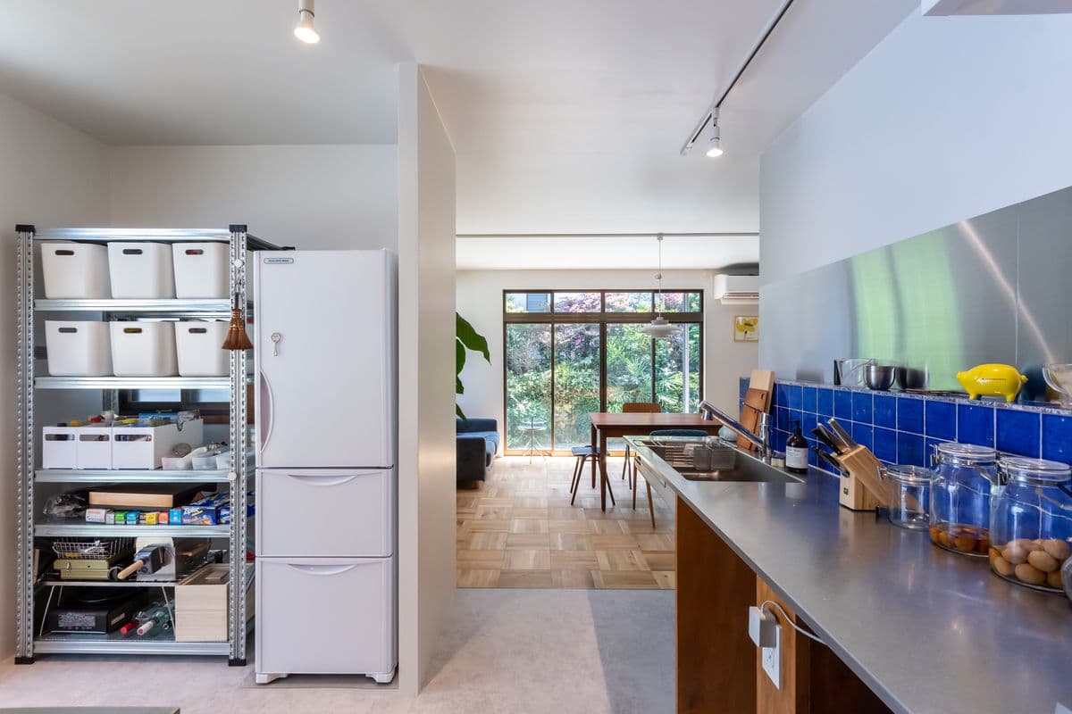 広々として使いやすいキッチン。周回できる間取りで家事動線に配慮。